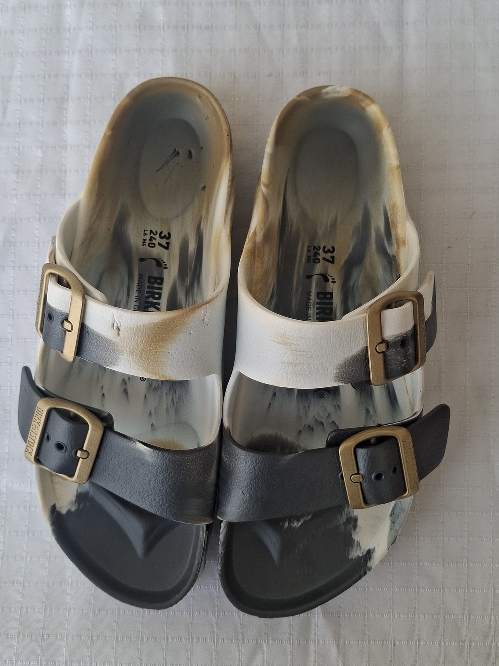 Birkenstock Kid Arizona Two-Tone Marble Slide Sandals in White and Black Size 37